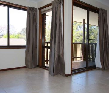 23 Rowe Place, Phillip ACT 2606 - Townhouse For Rent | Domain - Photo 5