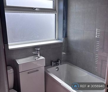 2 bedroom semi-detached house to rent - Photo 6