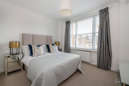 Two Bedroom Apartment in the Heart of Mayfair - Photo 3