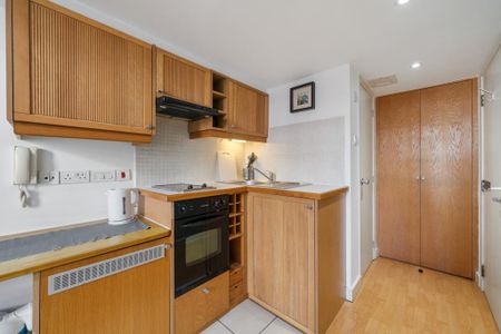 Flat 06 Fairholme Road, West Kensington W14 9JZ - Photo 3