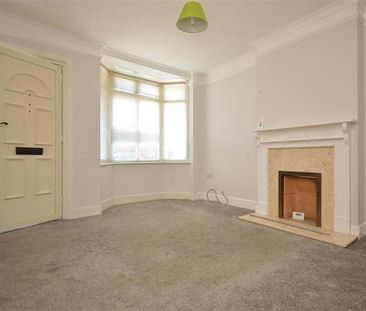 2 bedroom end of terrace house to rent - Photo 2