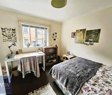 4 bedroom flat to rent - Photo 4
