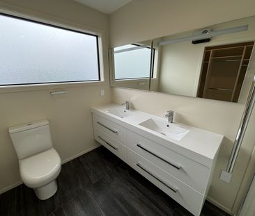 8 Adesanya Close, West End, Palmerston North - Photo 3