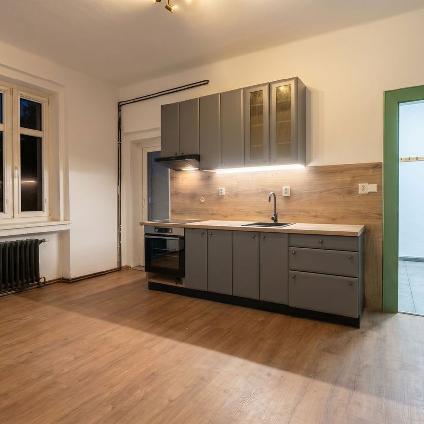 Pronájem bytu 2+kk 50 m², Kramoly , Ústí nad Labem - Photo 1