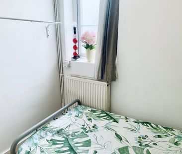 Room in a Shared House, Carmen Street, E14 - Photo 6