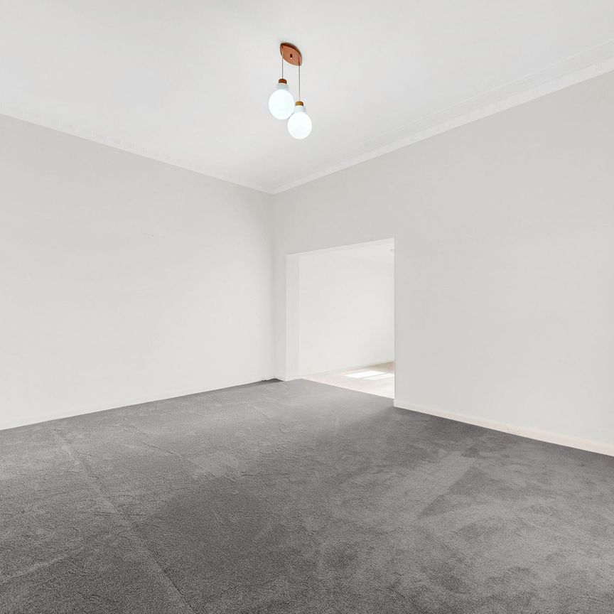 Fresh Paint, New Carpet, Perfect Setting - Photo 1