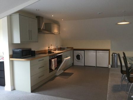 2 bedroom flat to rent - Photo 4