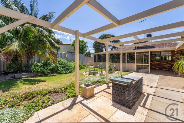 3 Bedroom Beachside Home - Photo 1