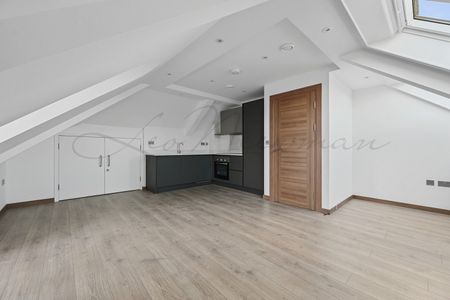AC Court, Thames Ditton, KT7 - Photo 3