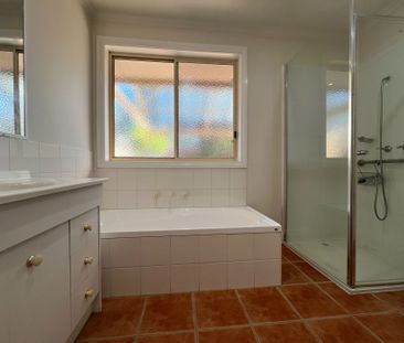 2 Bedroom unit in handy location - Photo 1