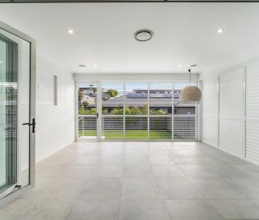 9 New York Way, Spring Mountain QLD 4300 - Photo 3