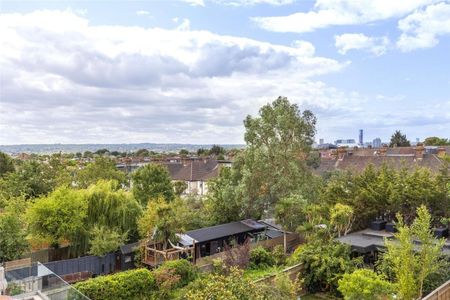 2 Bed Flat, South Norwood Hill, SE25 - Photo 3