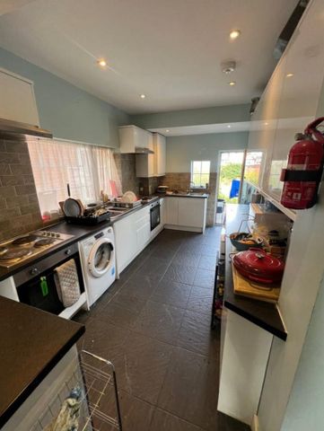 4 bedroom house share to rent - Photo 4