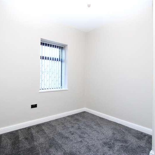 South Parade, Cleckheaton, BD19 - Photo 1