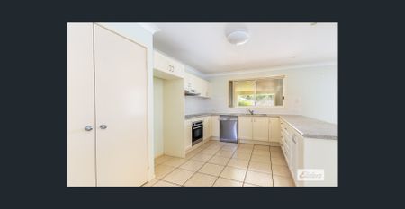 FOUR BEDROOM HOME IN QUIET CUL-DE-SAC - Photo 4