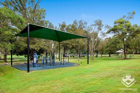 LUXURY 2 BED + STUDY APARTMENT IN PRIME CARINDALE LOCATION - Photo 5