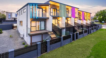 Near new 2 bedroom terrace house - Photo 3