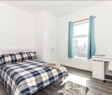 Room in a Shared Flat, Ferndale Road, L15 - Photo 3