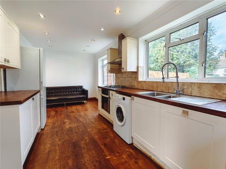 3 bedroom semi-detached house to rent - Photo 3