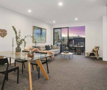 Modern City-Fringe Living, Moments From The Bays - Photo 1