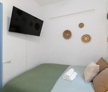 Carrer de Còrsega, Barcelona, Catalonia 08026 - Photo 1