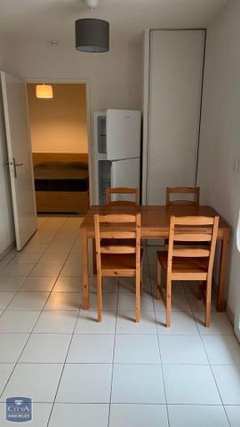 Location Appartement 2 pièces 40m² ST NAZAIRE 44600 - Photo 2
