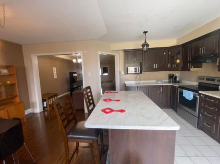 Brampton 4 bed-3 parking - Photo 3