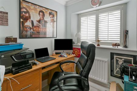 5 bedroom detached house to rent - Photo 2