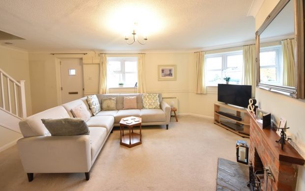 Ragstones, Oakland Way, Flackwell Heath,HP10 - Photo 1