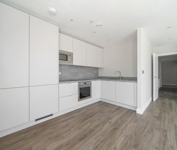 3 bedroom flat to rent - Photo 2