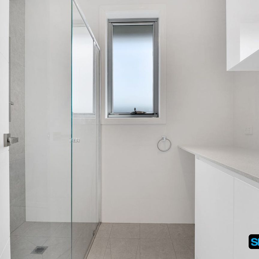 NEAR NEW 1 BEDROOM GRANNY FLAT, GREAT LOCATION - Photo 1