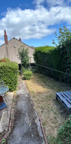 Broad Lane Room 4 - Photo 2