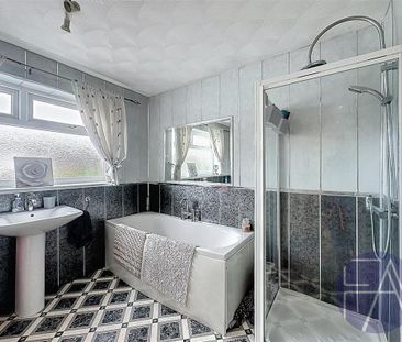 5 bedroom detached house to rent - Photo 3