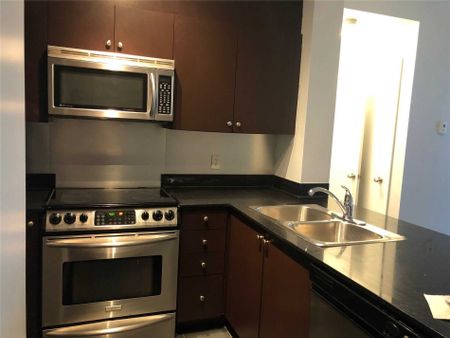 For Lease - 18 Beverley Street Unit# 714, Toronto, Ontario - Photo 3