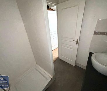 Location Appartement 2 pièces 38m² ST JUST MALMONT 43240 - Photo 4