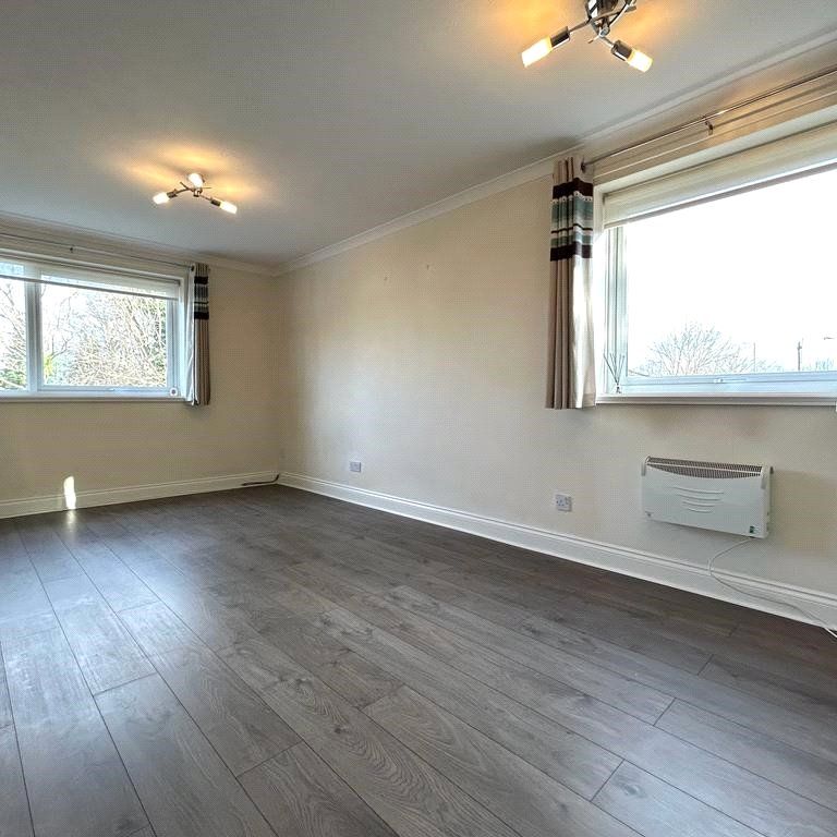 2 bedroom Flat in Brittain Court, Sandhurst - Photo 1