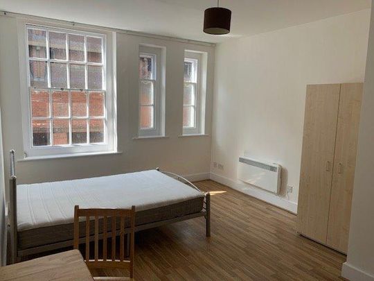 Studio to rent - Photo 1
