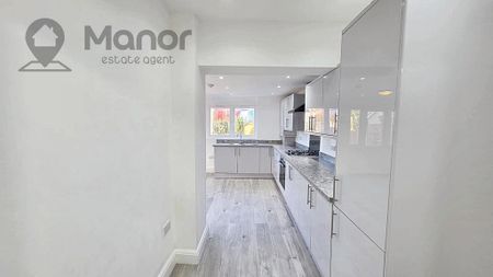 3 bedroom terraced house to rent - Photo 3