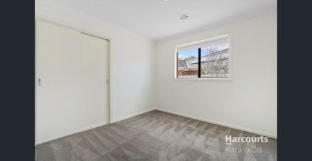 Spacious and Modern 4-Bedroom Home in Craigieburn - Photo 3
