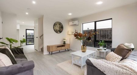 Contemporary Family Home – Space, Style, and Location Combined - Photo 4