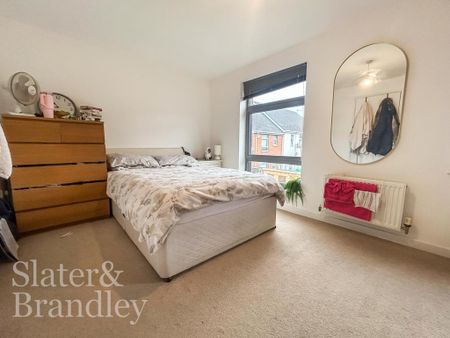 1 bedroom in a house share to rent - Photo 3