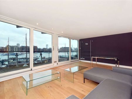 A bright 2 bedroom apartment situated on the third floor of this desirable river fronted development, located on the High Street in West Wapping. - Photo 3