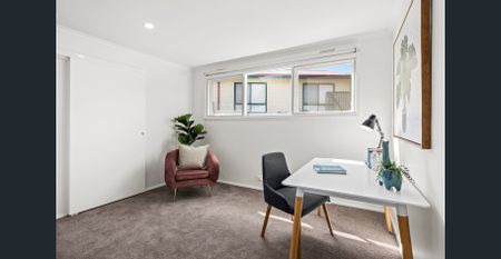 Family Home in the Heart of Mooroolbark - Photo 5