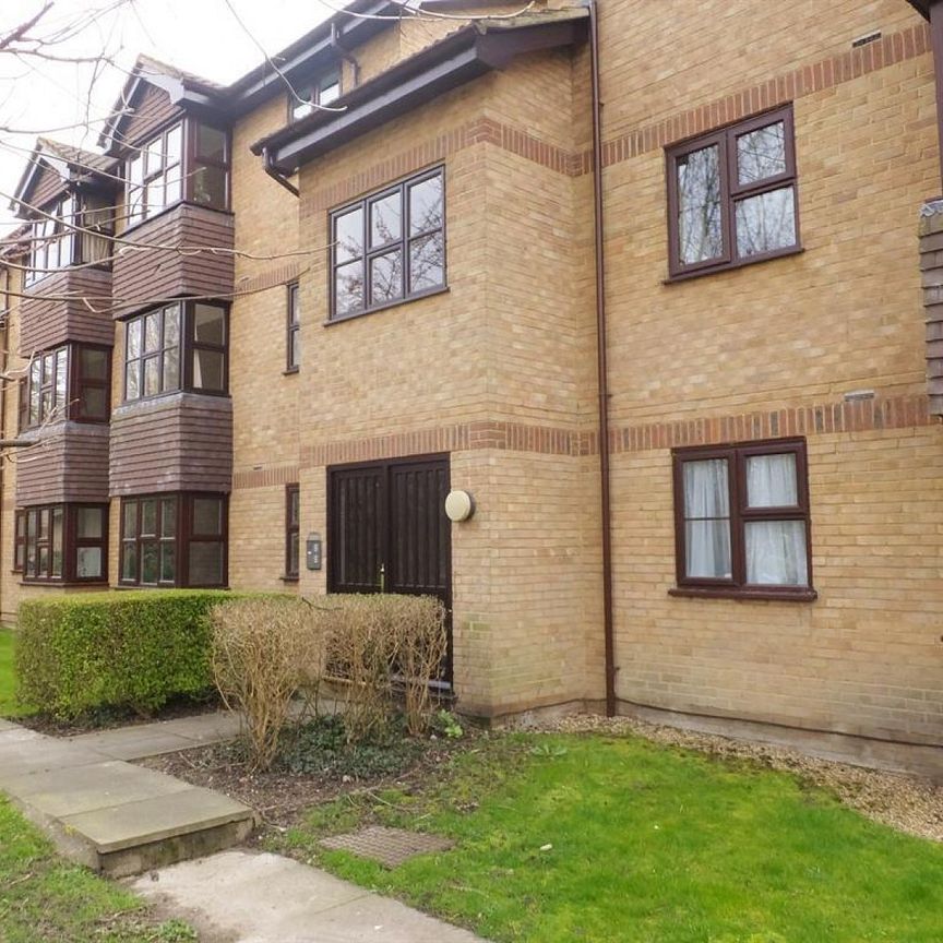 Barons Court, Whelan Way, Beddington - Photo 1