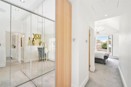 4 bedroom semi-detached house to rent - Photo 4