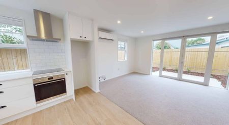 ST ALBANS/ EDGEWARE - TOWNHOUSE, 2 BEDROOMS PLUS STUDY - Photo 2