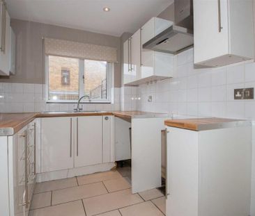 3 bedroom semi-detached house to rent - Photo 6