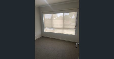 Modern Duplex! Near every convenience. - Photo 5