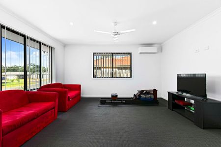 4 Bedroom Brick Beauty in Kawungan - Photo 2