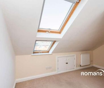 Wiltshire Crescent, Basingstoke, Hampshire, RG22 - Photo 2
